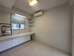 The Esparis (D18), Condominium #577093681